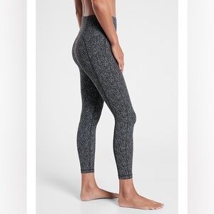 Athleta Ultimate Stash Pocket Textured Print 7/8 Leggings
